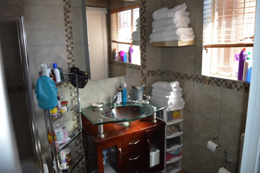 3 Bedroom Property for Sale in Brackendowns Gauteng