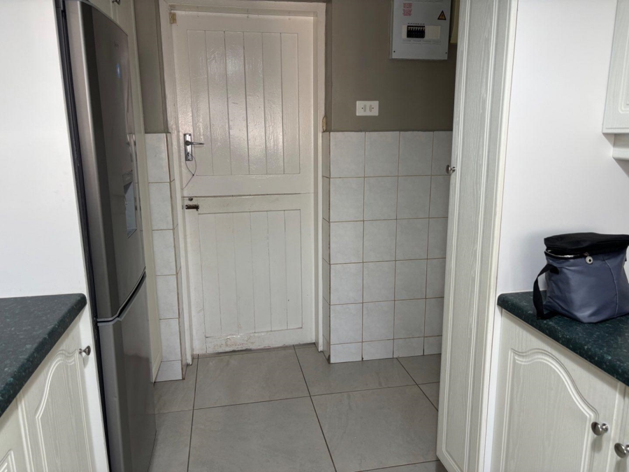 To Let 1 Bedroom Property for Rent in Blairgowrie Gauteng