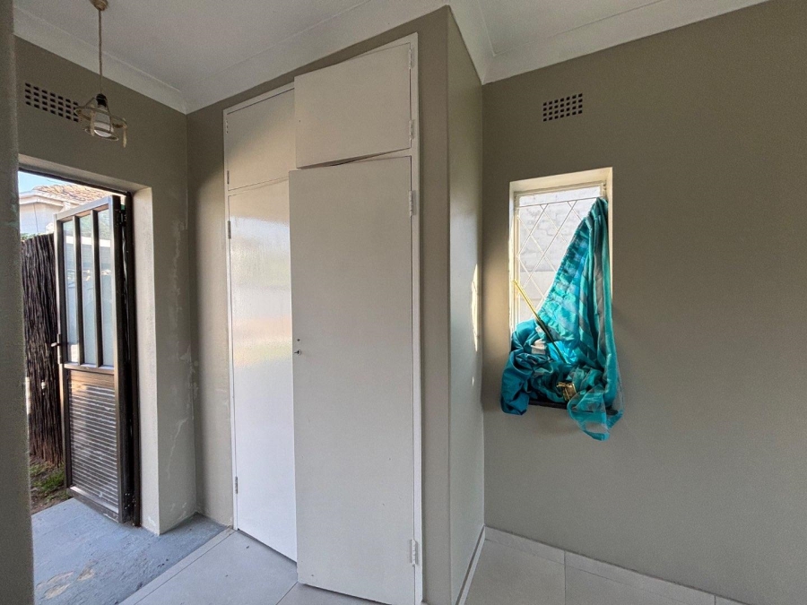 To Let 1 Bedroom Property for Rent in Blairgowrie Gauteng