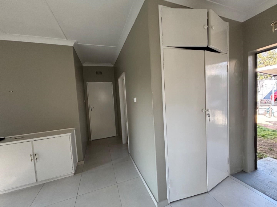 To Let 1 Bedroom Property for Rent in Blairgowrie Gauteng