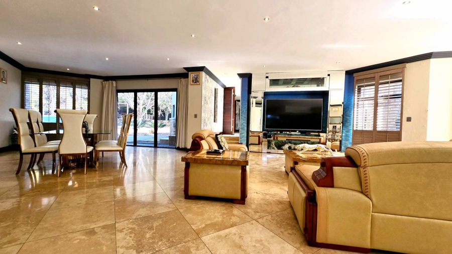 5 Bedroom Property for Sale in Mooikloof Gauteng