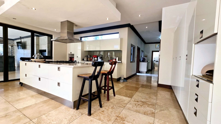 5 Bedroom Property for Sale in Mooikloof Gauteng