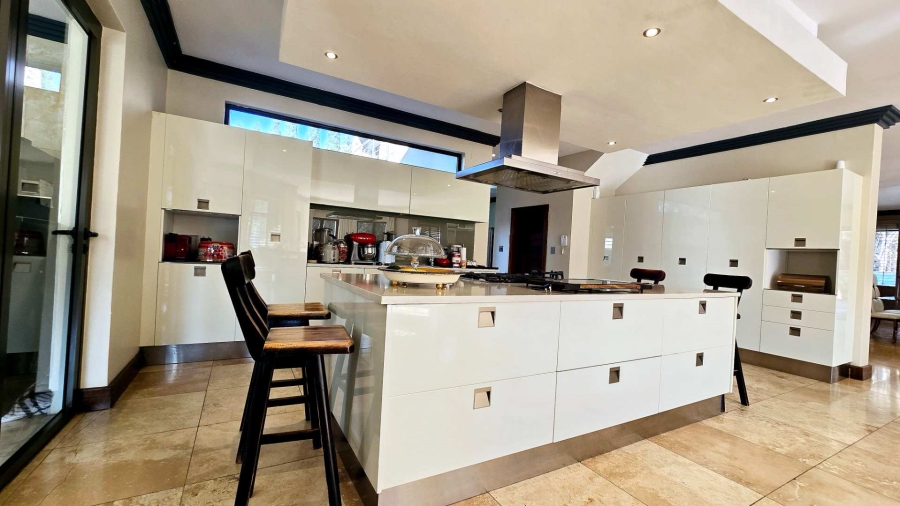 5 Bedroom Property for Sale in Mooikloof Gauteng
