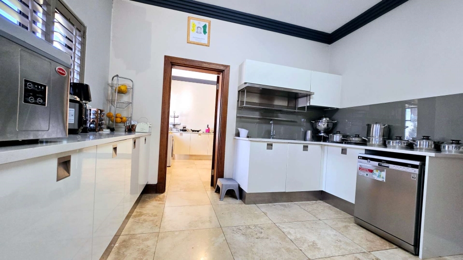 5 Bedroom Property for Sale in Mooikloof Gauteng