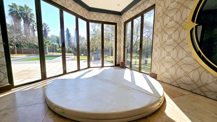 5 Bedroom Property for Sale in Mooikloof Gauteng