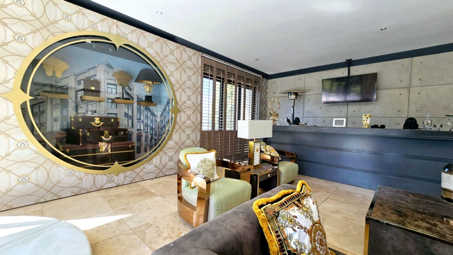 5 Bedroom Property for Sale in Mooikloof Gauteng