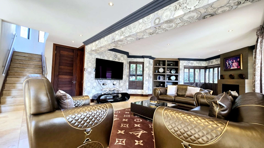 5 Bedroom Property for Sale in Mooikloof Gauteng