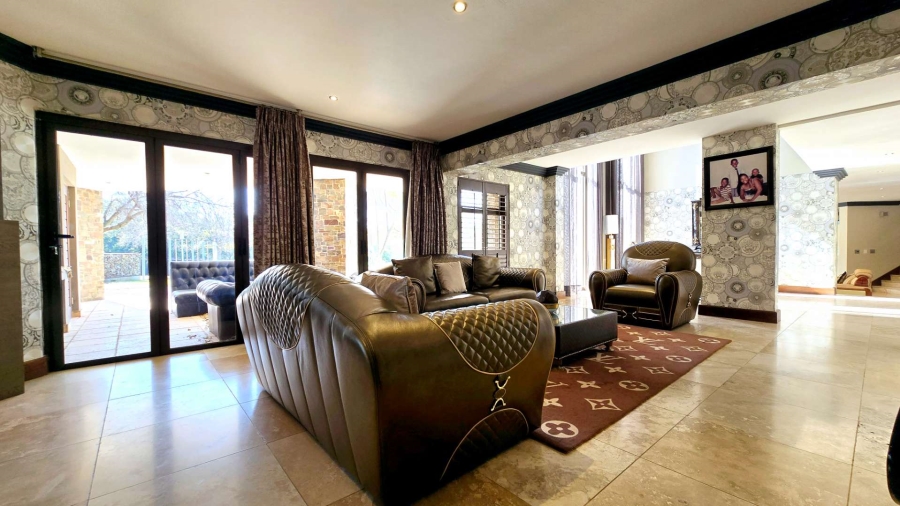 5 Bedroom Property for Sale in Mooikloof Gauteng