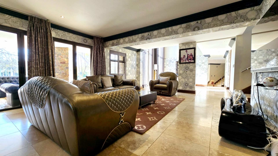 5 Bedroom Property for Sale in Mooikloof Gauteng