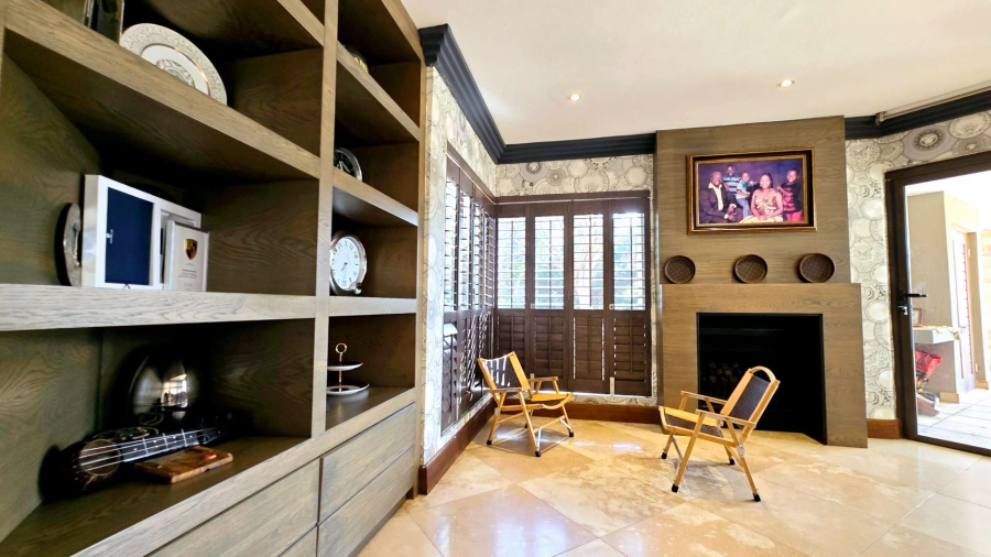 5 Bedroom Property for Sale in Mooikloof Gauteng