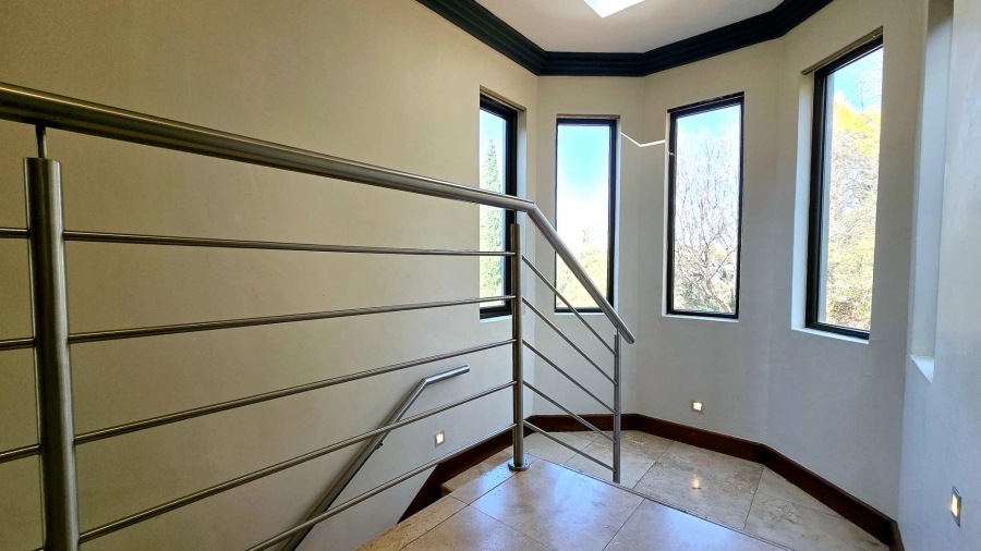 5 Bedroom Property for Sale in Mooikloof Gauteng