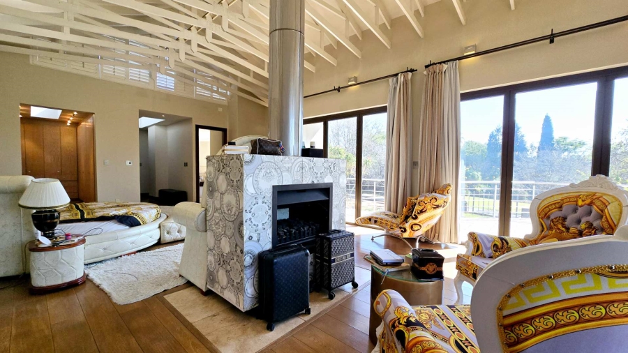 5 Bedroom Property for Sale in Mooikloof Gauteng