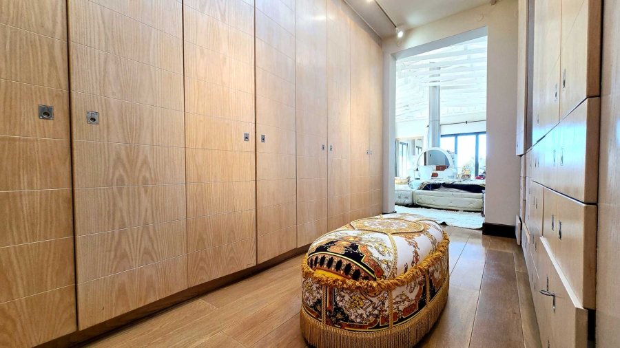 5 Bedroom Property for Sale in Mooikloof Gauteng