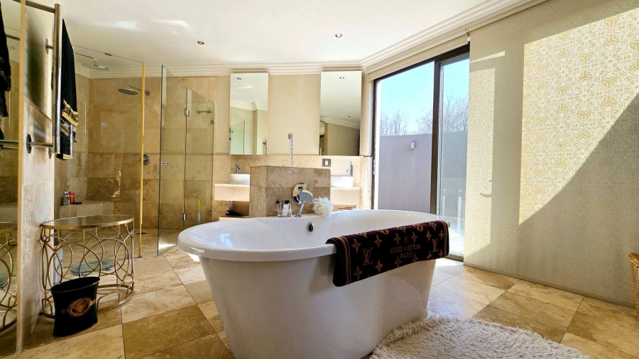 5 Bedroom Property for Sale in Mooikloof Gauteng