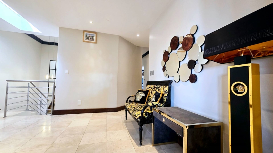 5 Bedroom Property for Sale in Mooikloof Gauteng