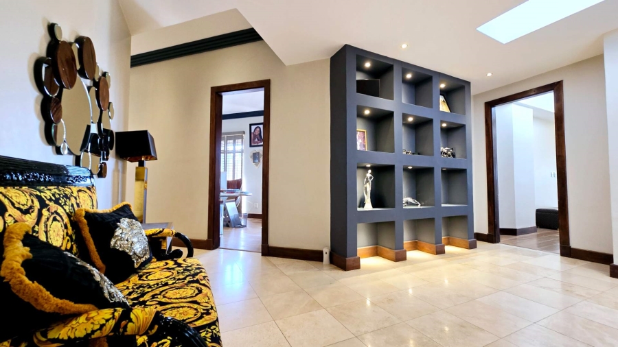 5 Bedroom Property for Sale in Mooikloof Gauteng