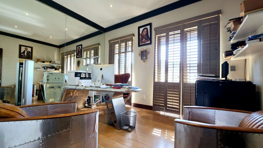 5 Bedroom Property for Sale in Mooikloof Gauteng