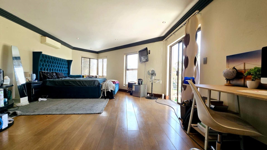 5 Bedroom Property for Sale in Mooikloof Gauteng