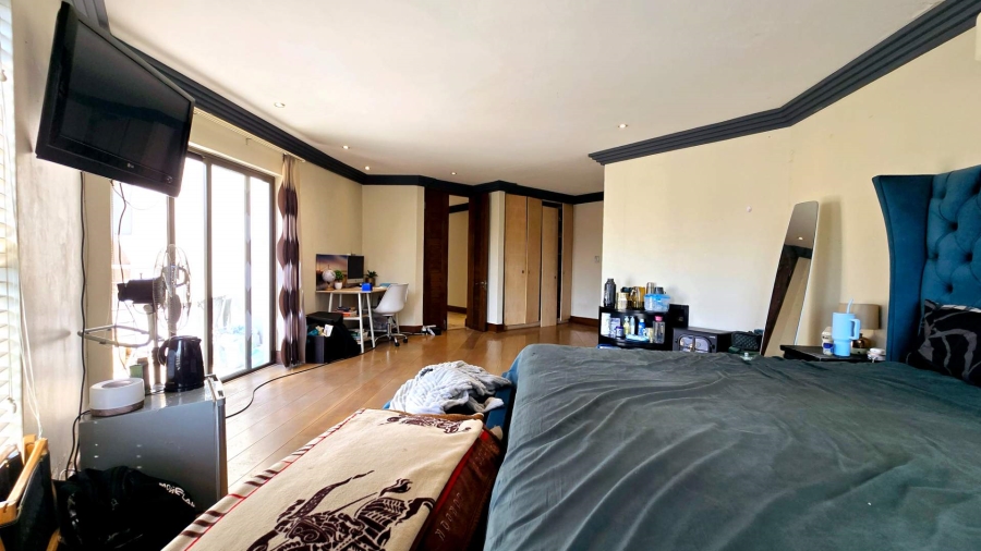 5 Bedroom Property for Sale in Mooikloof Gauteng