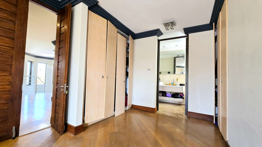 5 Bedroom Property for Sale in Mooikloof Gauteng