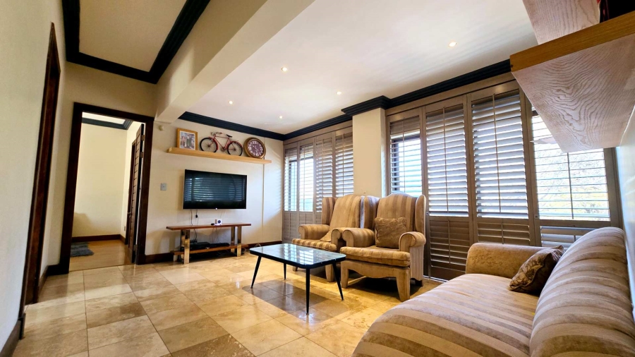 5 Bedroom Property for Sale in Mooikloof Gauteng