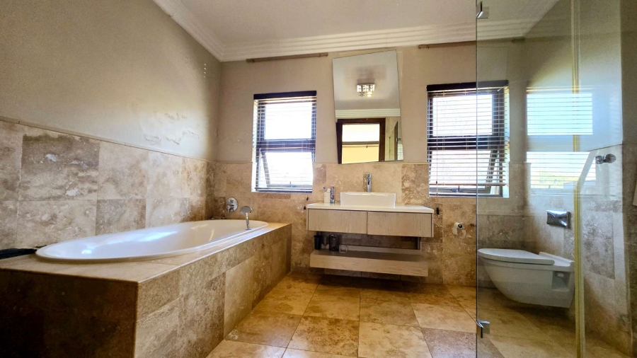 5 Bedroom Property for Sale in Mooikloof Gauteng