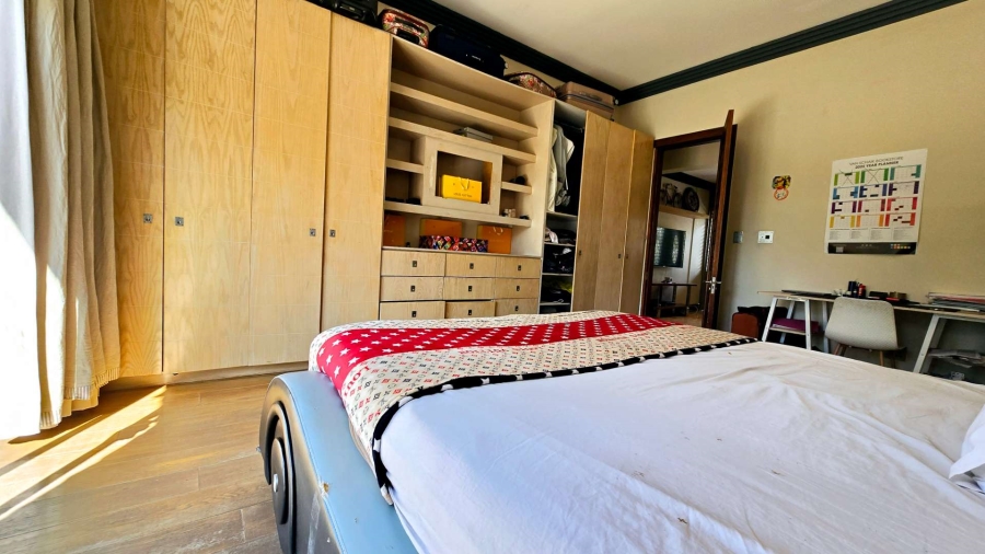 5 Bedroom Property for Sale in Mooikloof Gauteng