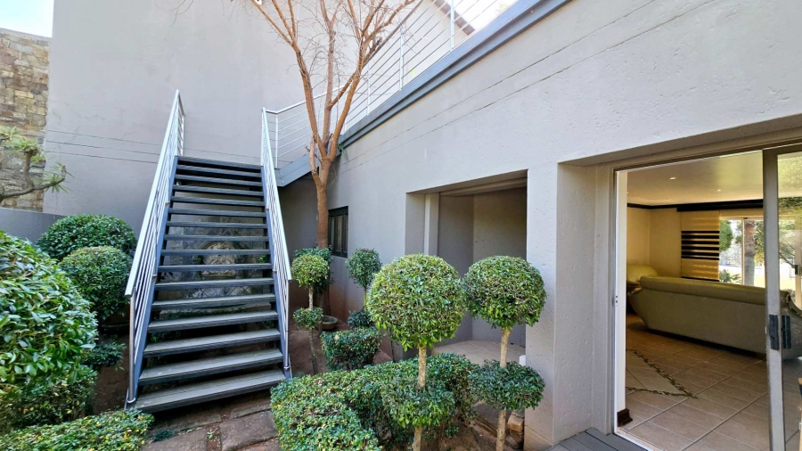 5 Bedroom Property for Sale in Mooikloof Gauteng