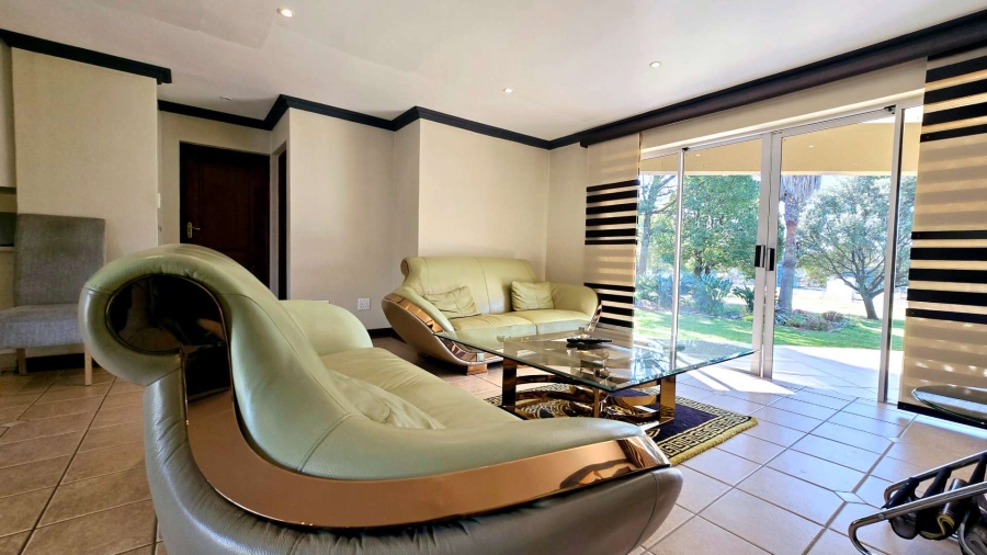 5 Bedroom Property for Sale in Mooikloof Gauteng