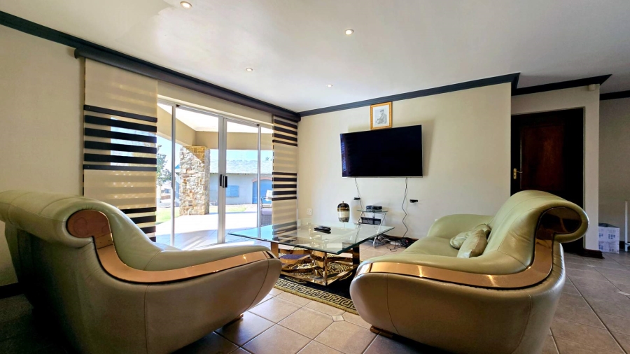 5 Bedroom Property for Sale in Mooikloof Gauteng