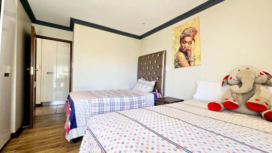 5 Bedroom Property for Sale in Mooikloof Gauteng