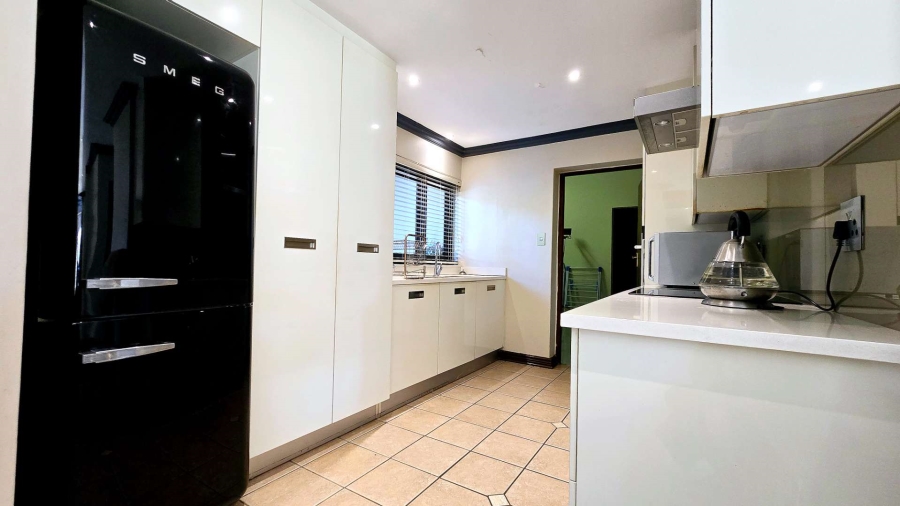 5 Bedroom Property for Sale in Mooikloof Gauteng