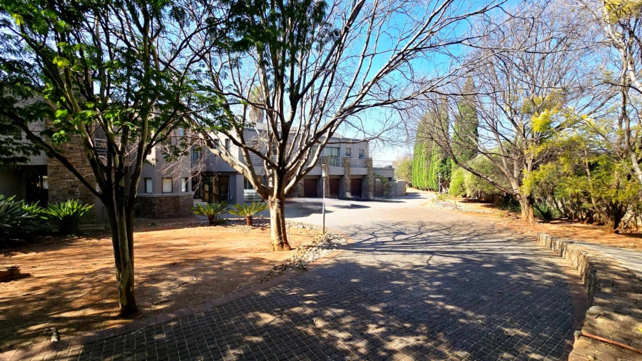 5 Bedroom Property for Sale in Mooikloof Gauteng