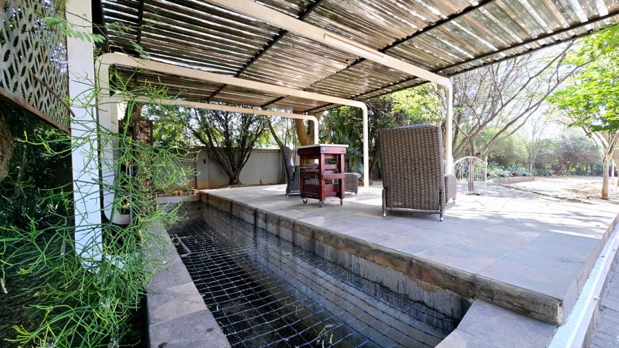 5 Bedroom Property for Sale in Mooikloof Gauteng