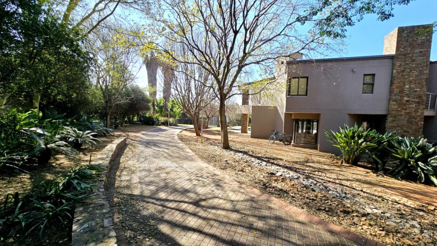 5 Bedroom Property for Sale in Mooikloof Gauteng