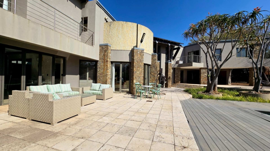 5 Bedroom Property for Sale in Mooikloof Gauteng