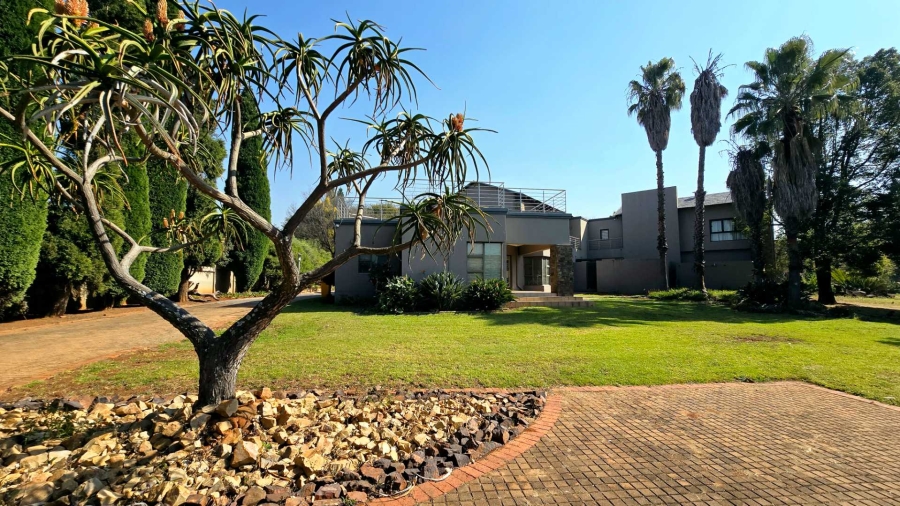 5 Bedroom Property for Sale in Mooikloof Gauteng