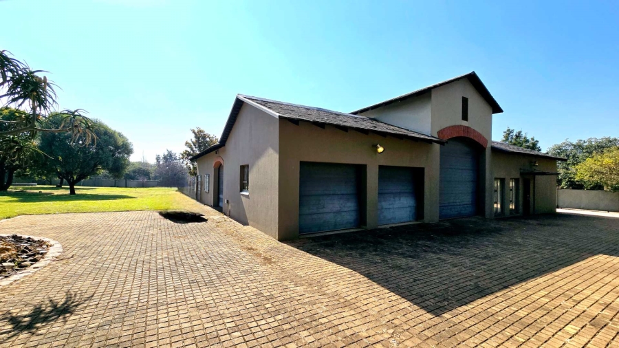 5 Bedroom Property for Sale in Mooikloof Gauteng