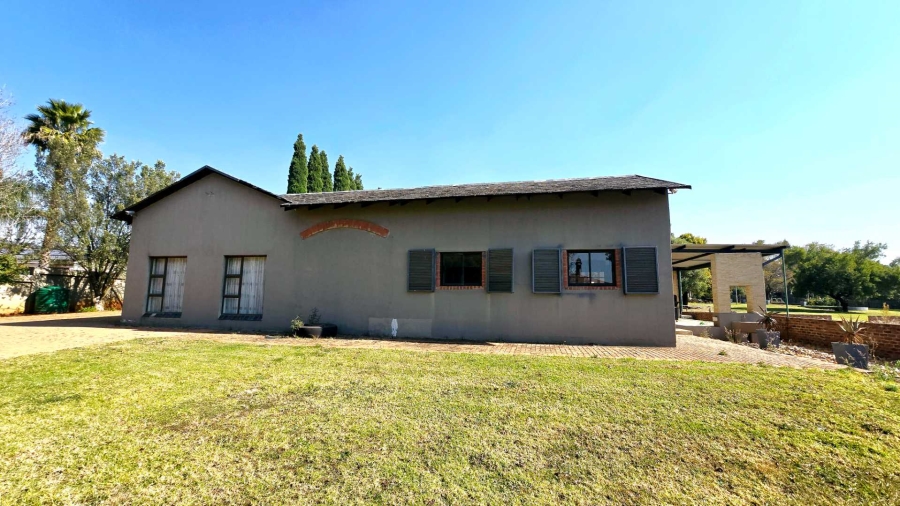 5 Bedroom Property for Sale in Mooikloof Gauteng