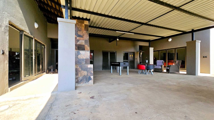 5 Bedroom Property for Sale in Mooikloof Gauteng