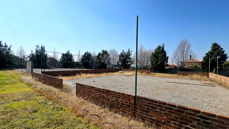 5 Bedroom Property for Sale in Mooikloof Gauteng