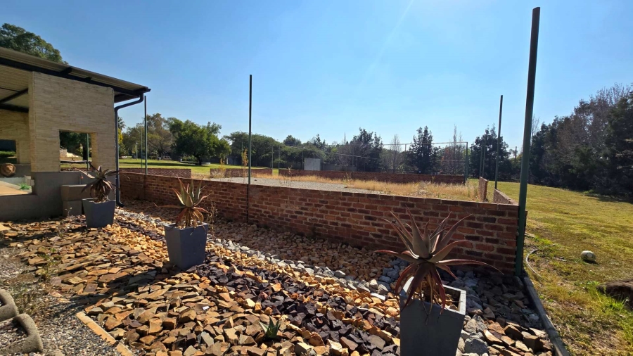 5 Bedroom Property for Sale in Mooikloof Gauteng
