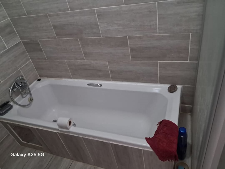 To Let 2 Bedroom Property for Rent in The Orchards Gauteng