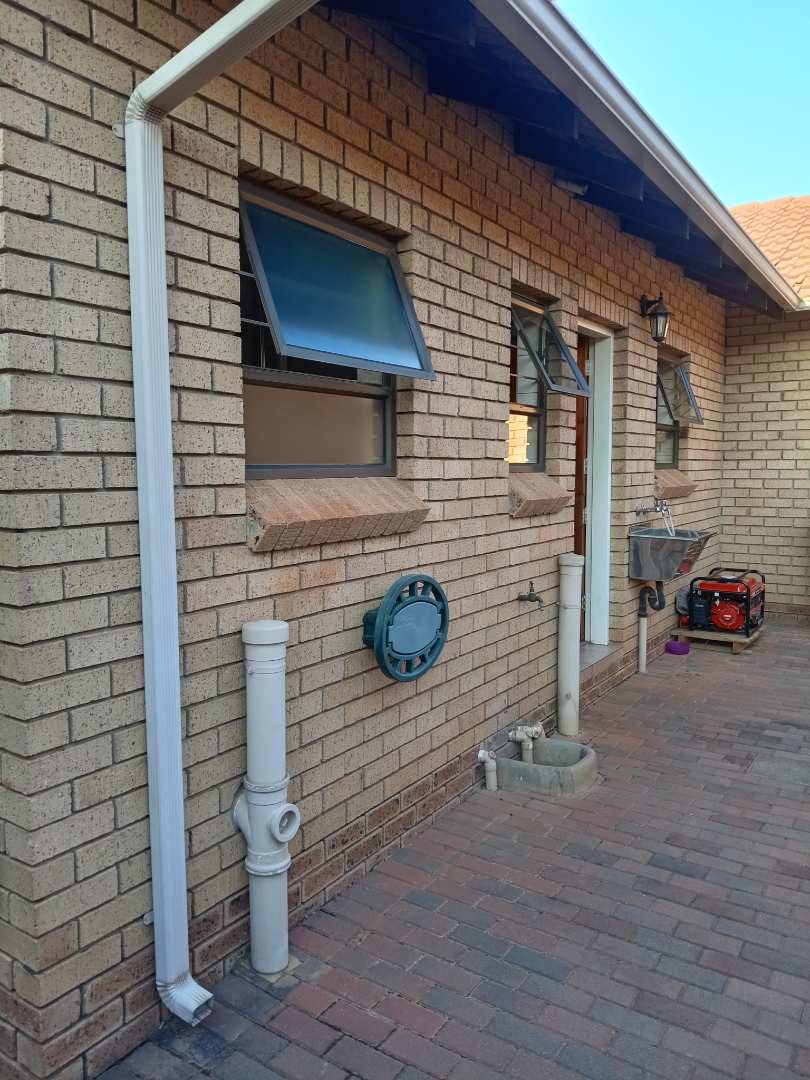 2 Bedroom Property for Sale in Willow Park Manor Gauteng