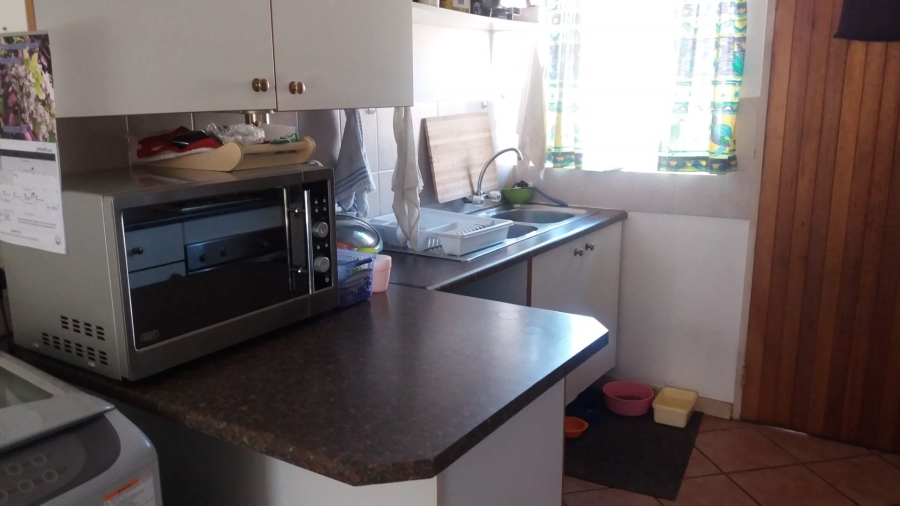 To Let 2 Bedroom Property for Rent in Faerie Glen Gauteng