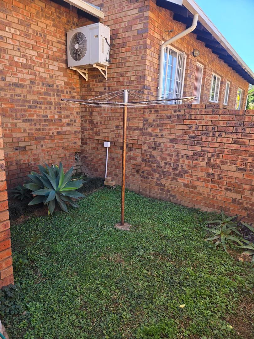 To Let 2 Bedroom Property for Rent in Faerie Glen Gauteng