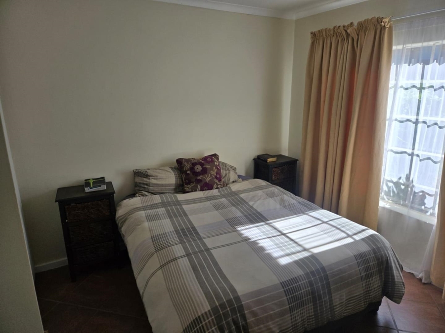 To Let 2 Bedroom Property for Rent in Faerie Glen Gauteng