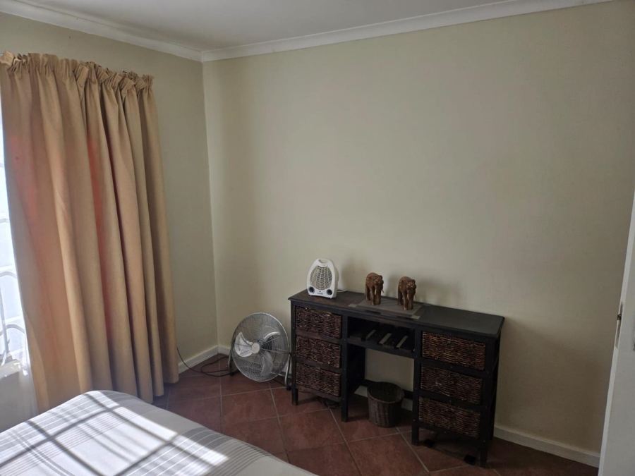 To Let 2 Bedroom Property for Rent in Faerie Glen Gauteng