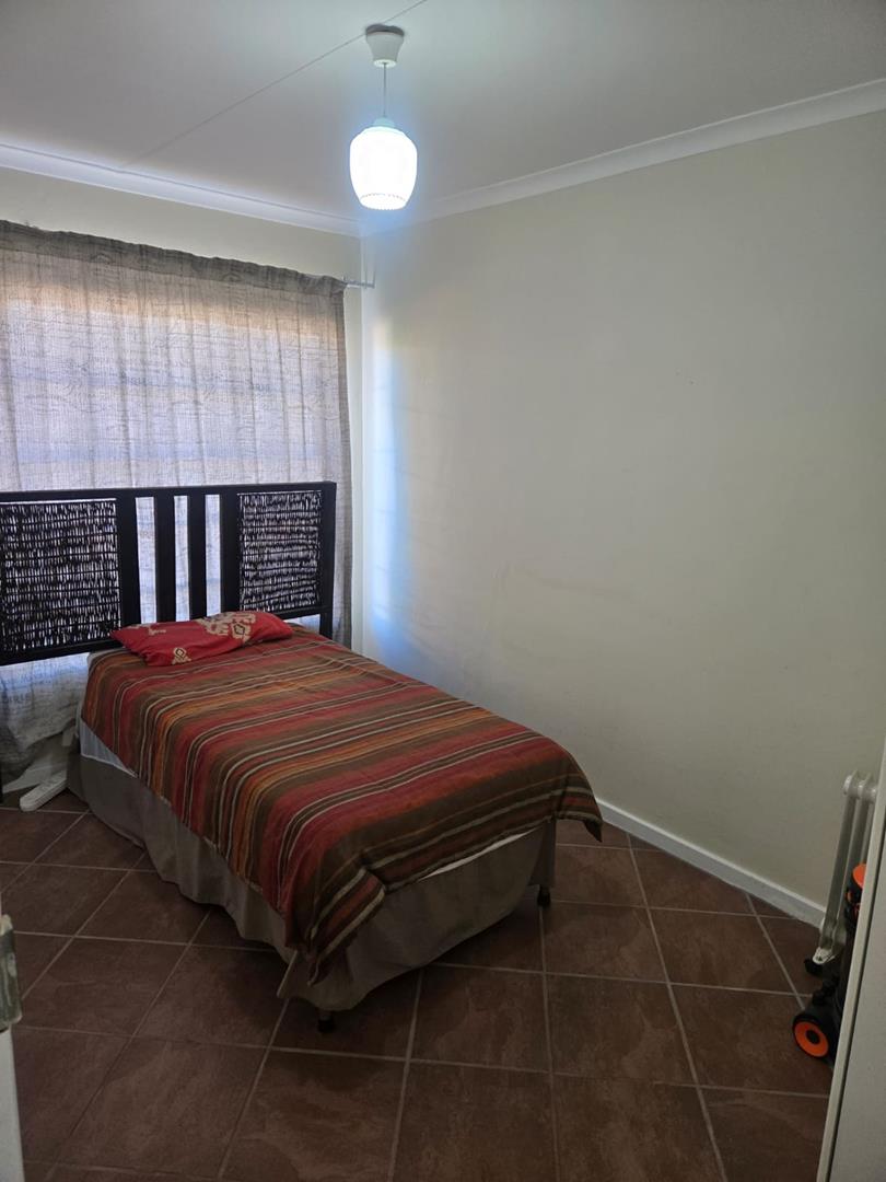 To Let 2 Bedroom Property for Rent in Faerie Glen Gauteng