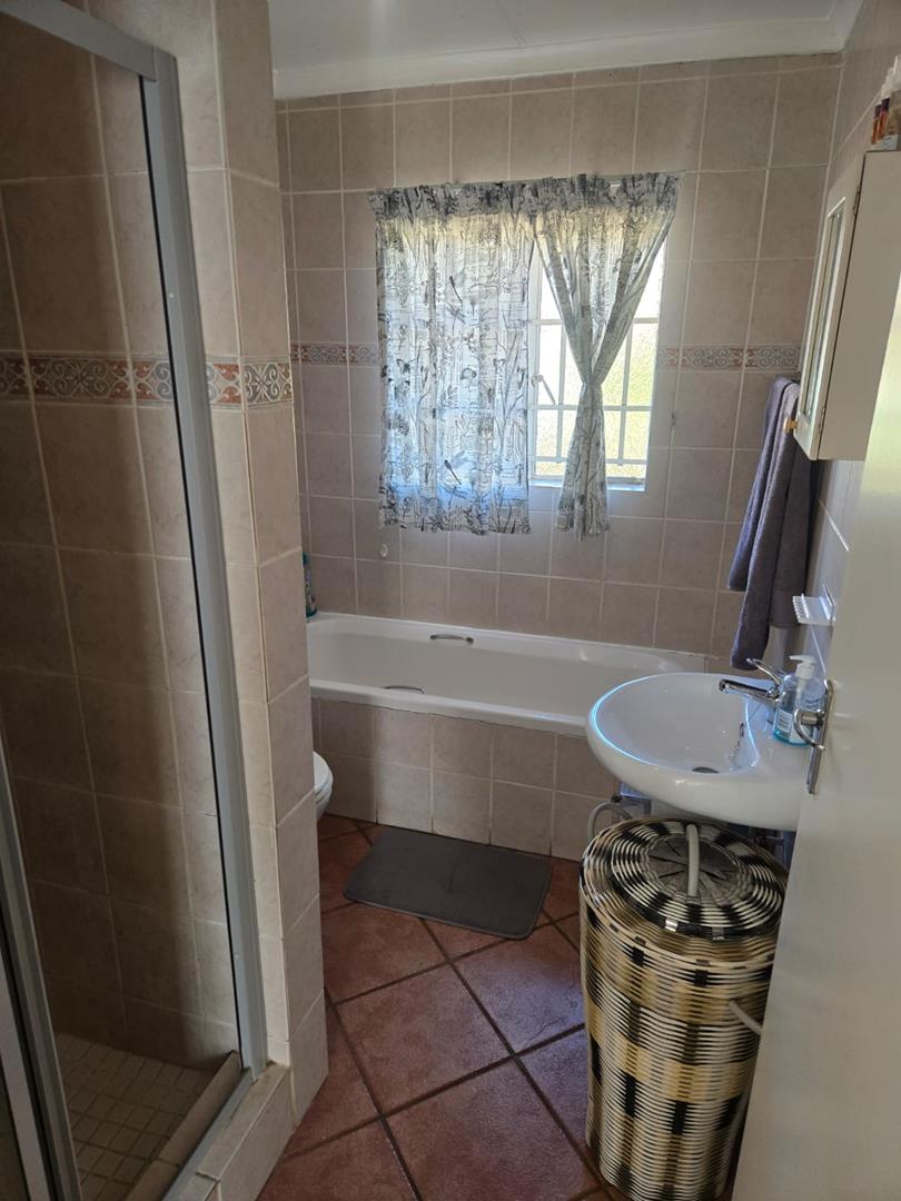 To Let 2 Bedroom Property for Rent in Faerie Glen Gauteng